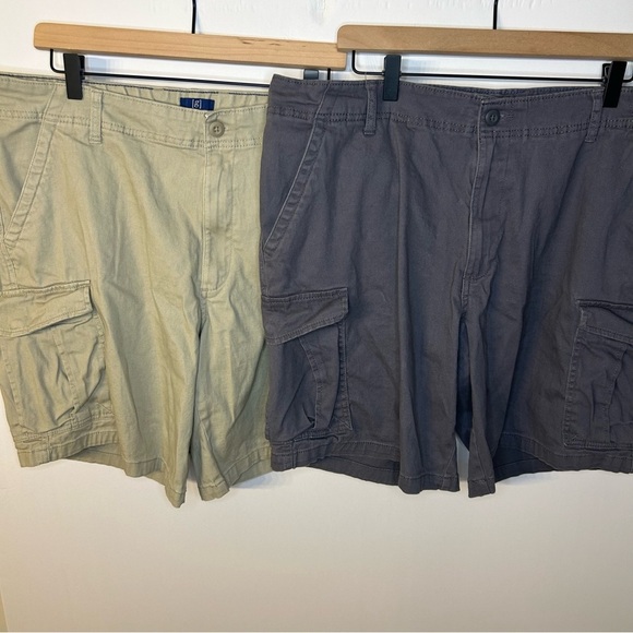 Bundle of 2 Pairs of Men’s George Cargo Shorts in Gray and Khaki, Size 40 - Picture 1 of 15